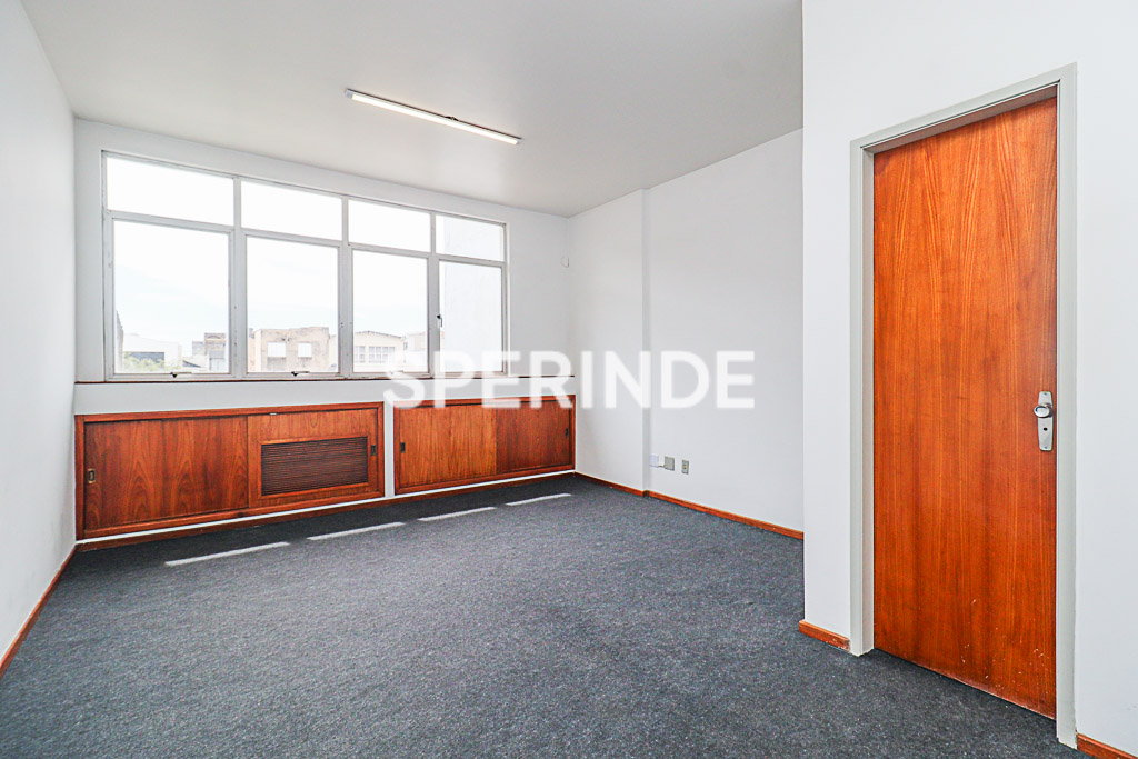 Sala para alugar com 28m² no bairro São Geraldo em Porto Alegre