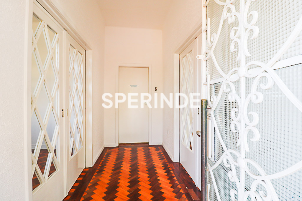 Casa Comercial para alugar com 310m², 2 quartos no bairro São João em Porto Alegre