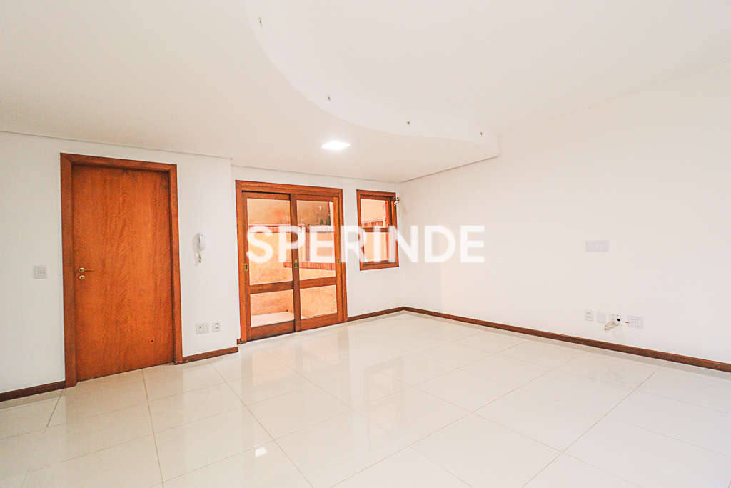 Casa em Condomínio para alugar com 187m², 3 quartos, 2 vagas no bairro Chácara das Pedras em Porto Alegre