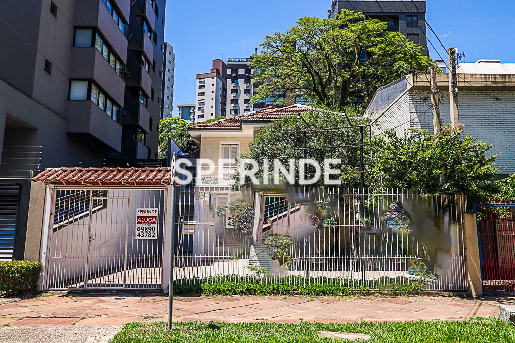 Casa Comercial para alugar com 250m², 4 vagas no bairro Rio Branco em Porto Alegre