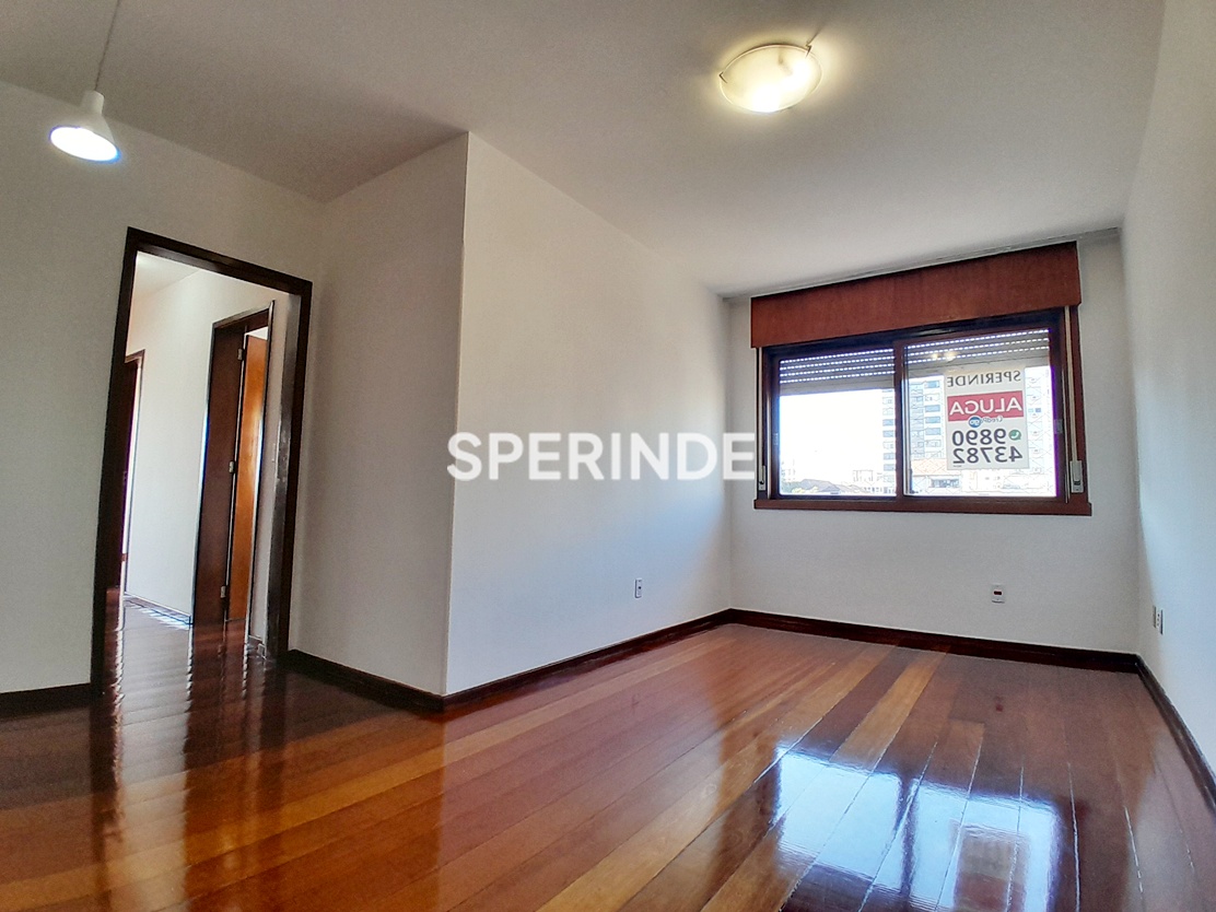 Apartamento para alugar com 86m², 3 quartos, 1 vaga no bairro Floresta em Porto Alegre