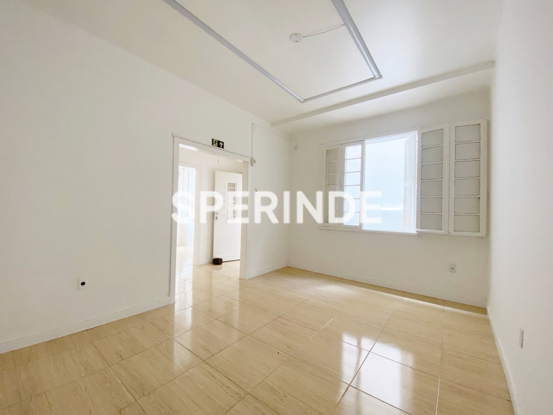 Casa Comercial para alugar com 109m² no bairro Farroupilha em Porto Alegre