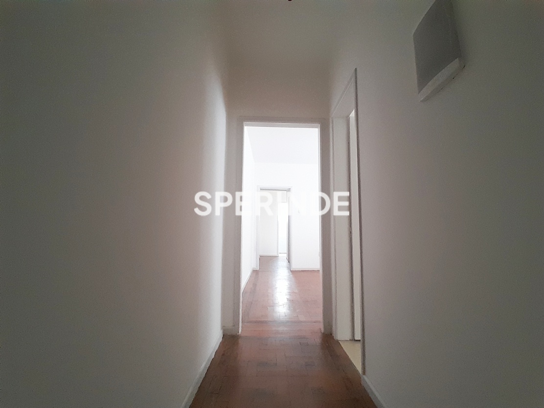 Apartamento para alugar com 58m², 2 quartos no bairro Centro em Porto Alegre