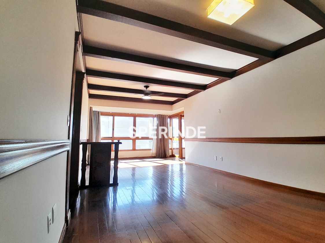 Apartamento para alugar com 123m², 3 quartos, 2 vagas no bairro Petrópolis em Porto Alegre