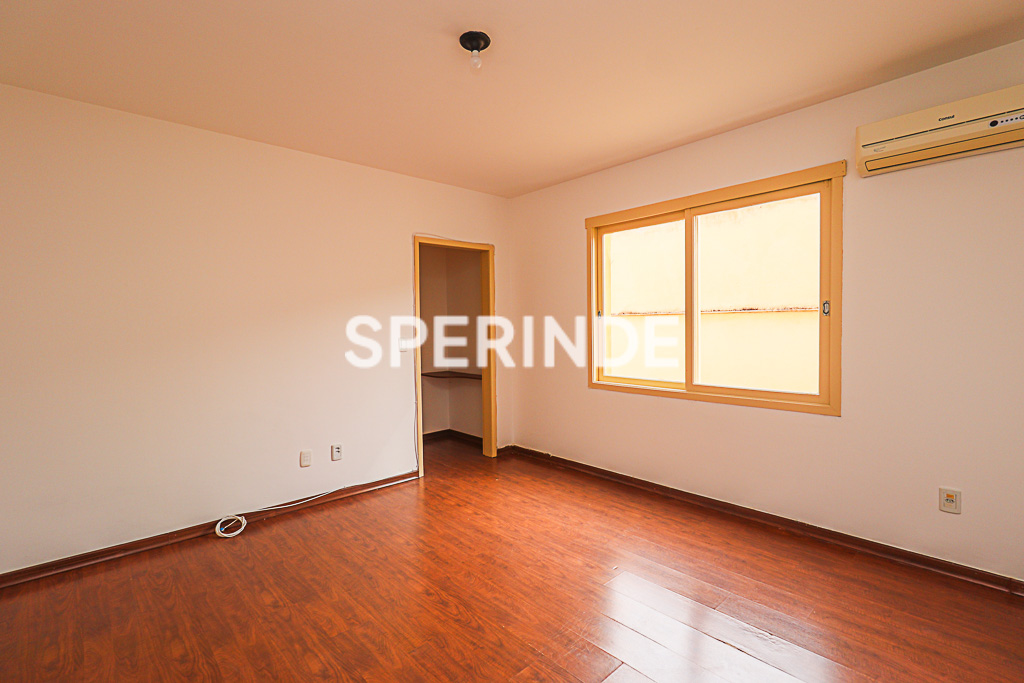 Apartamento para alugar com 42m², 1 quarto, 1 vaga no bairro Moinhos de Vento em Porto Alegre