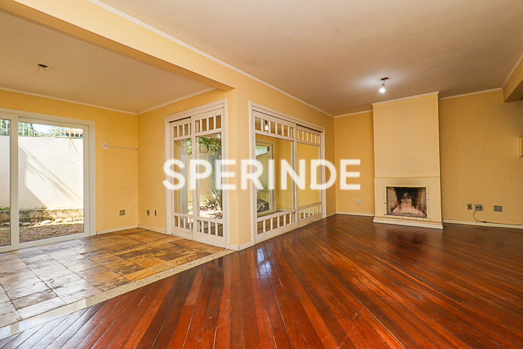 Casa em Condomínio para alugar com 191m², 4 quartos, 2 vagas no bairro Ipanema em Porto Alegre