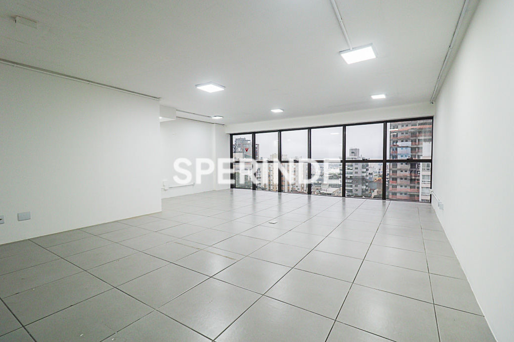 Sala para alugar com 70m², 2 vagas no bairro Três Figueiras em Porto Alegre