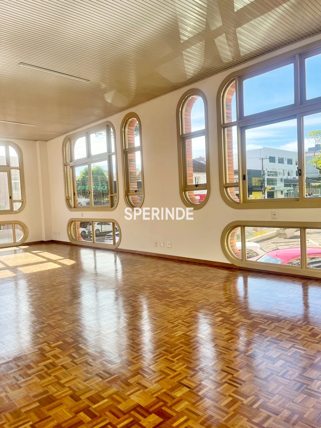 Sala para alugar com 63m², 1 vaga no bairro Exposição em Caxias do Sul