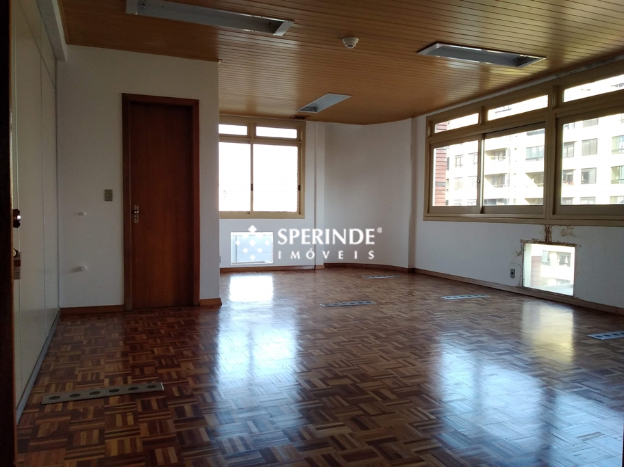 Sala para alugar com 44m², 1 vaga no bairro Exposição em Caxias do Sul