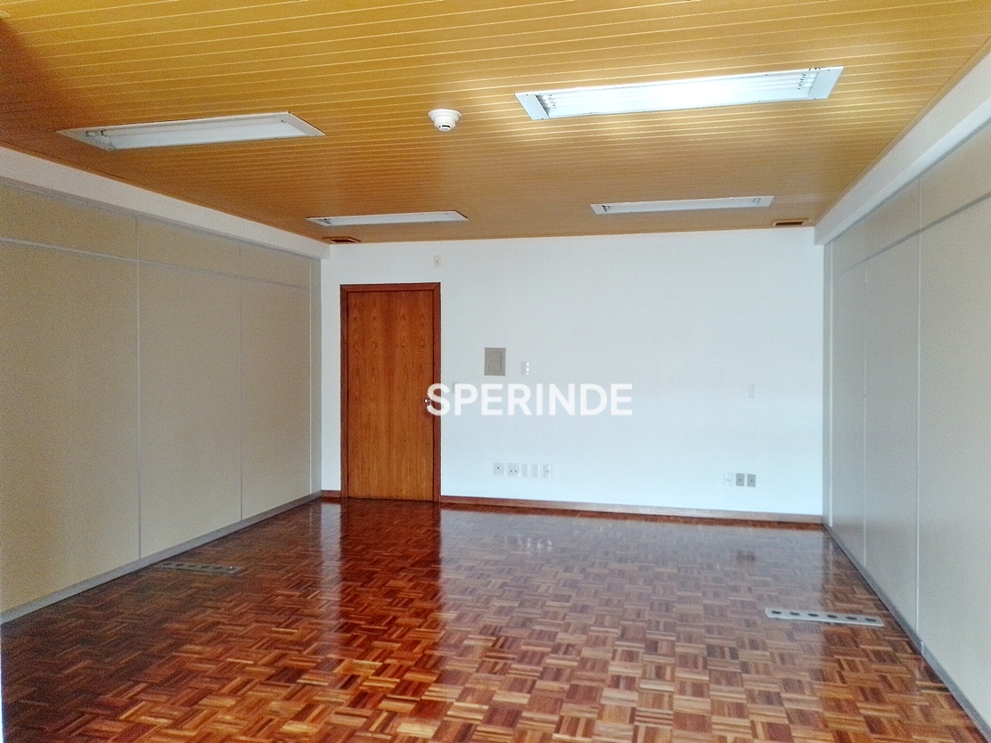 Sala para alugar com 41m², 1 vaga no bairro Exposição em Caxias do Sul
