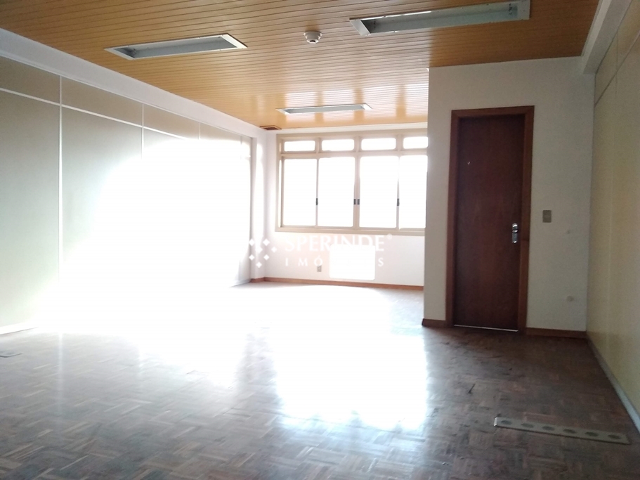 Sala para alugar com 41m², 1 vaga no bairro Exposição em Caxias do Sul