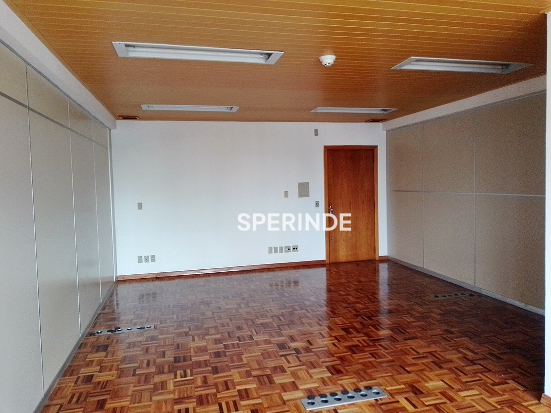 Sala para alugar com 41m², 1 vaga no bairro Exposição em Caxias do Sul