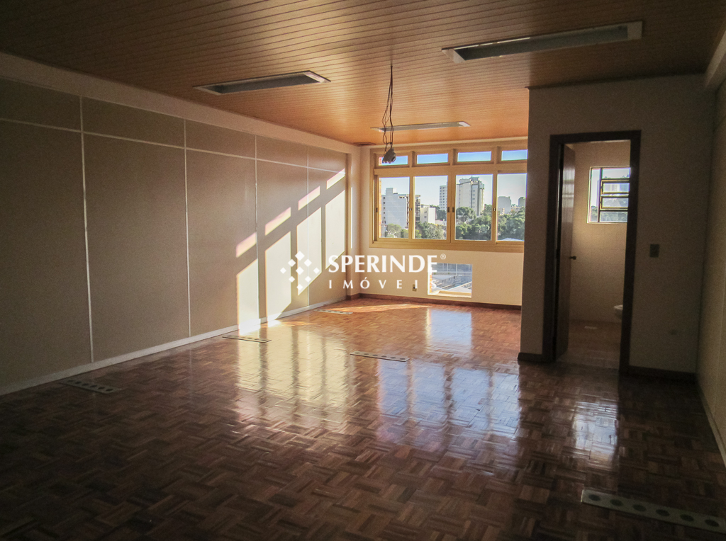 Sala para alugar com 41m², 1 vaga no bairro Exposição em Caxias do Sul