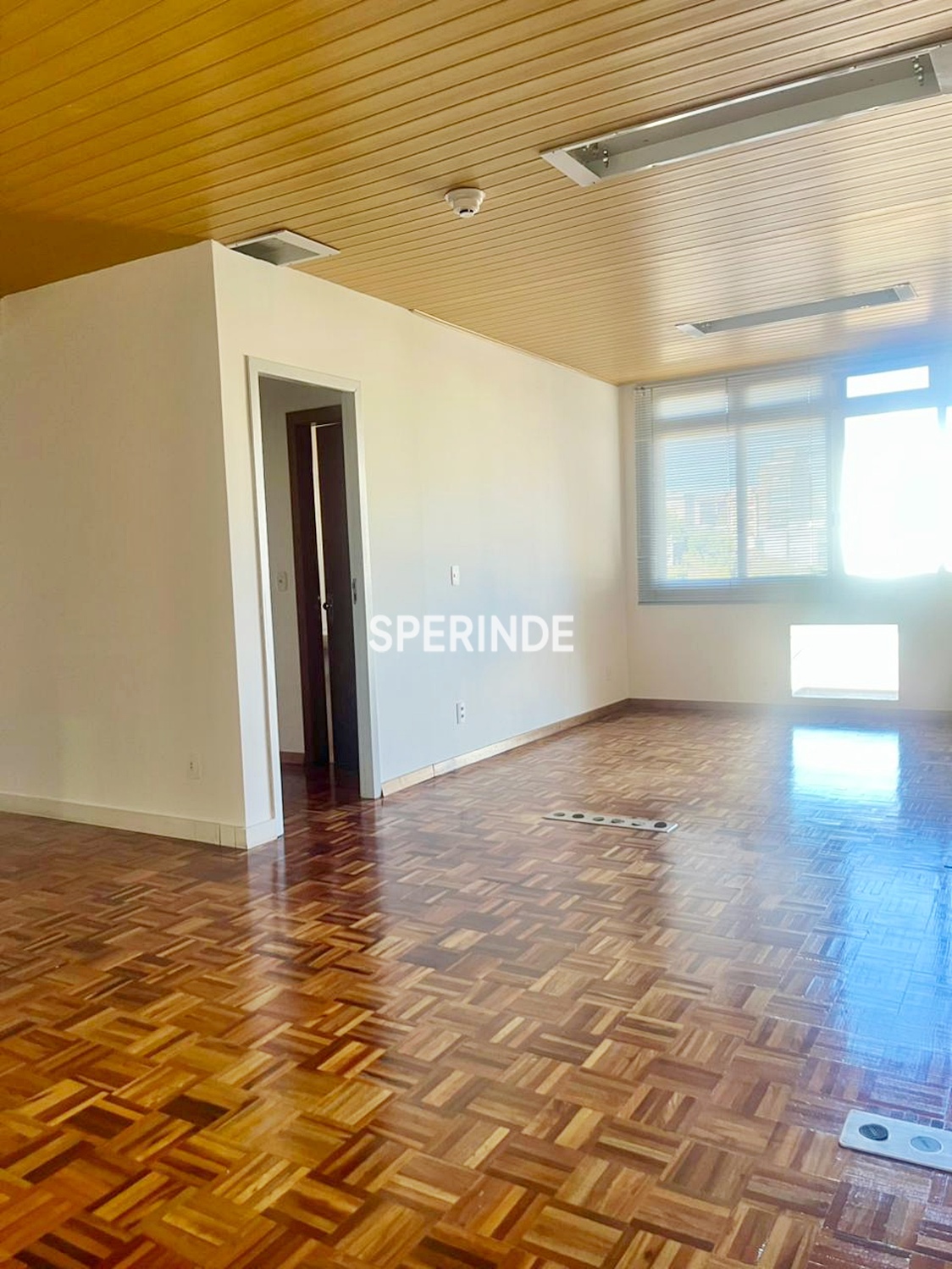 Sala para alugar com 82m² no bairro Exposição em Caxias do Sul