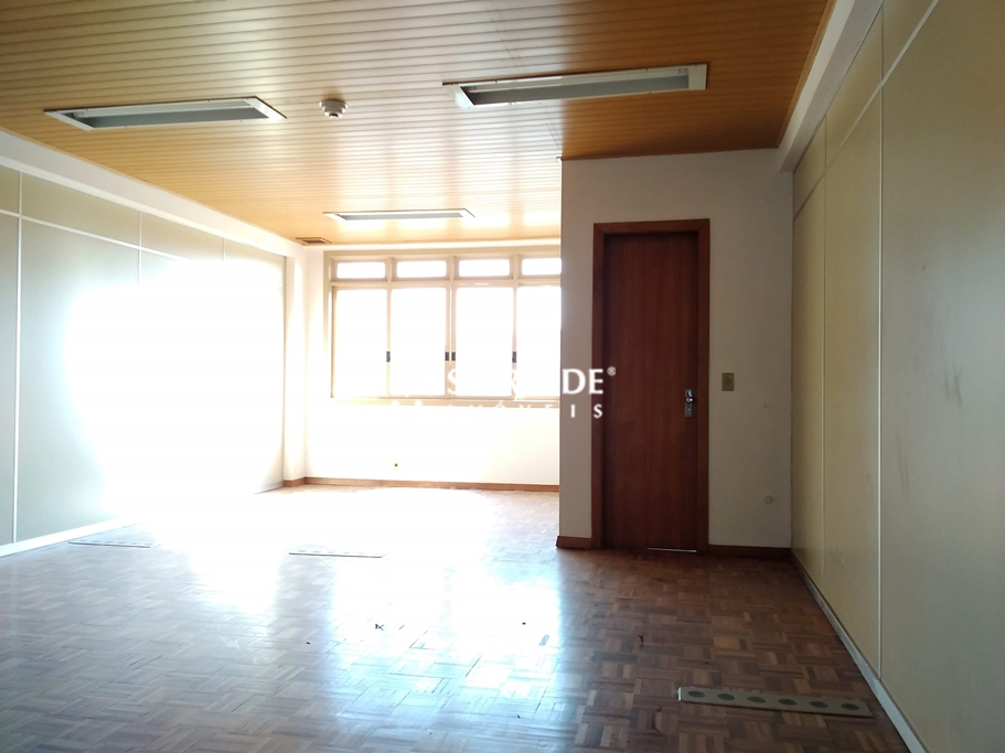 Sala para alugar com 41m², 1 vaga no bairro Exposição em Caxias do Sul