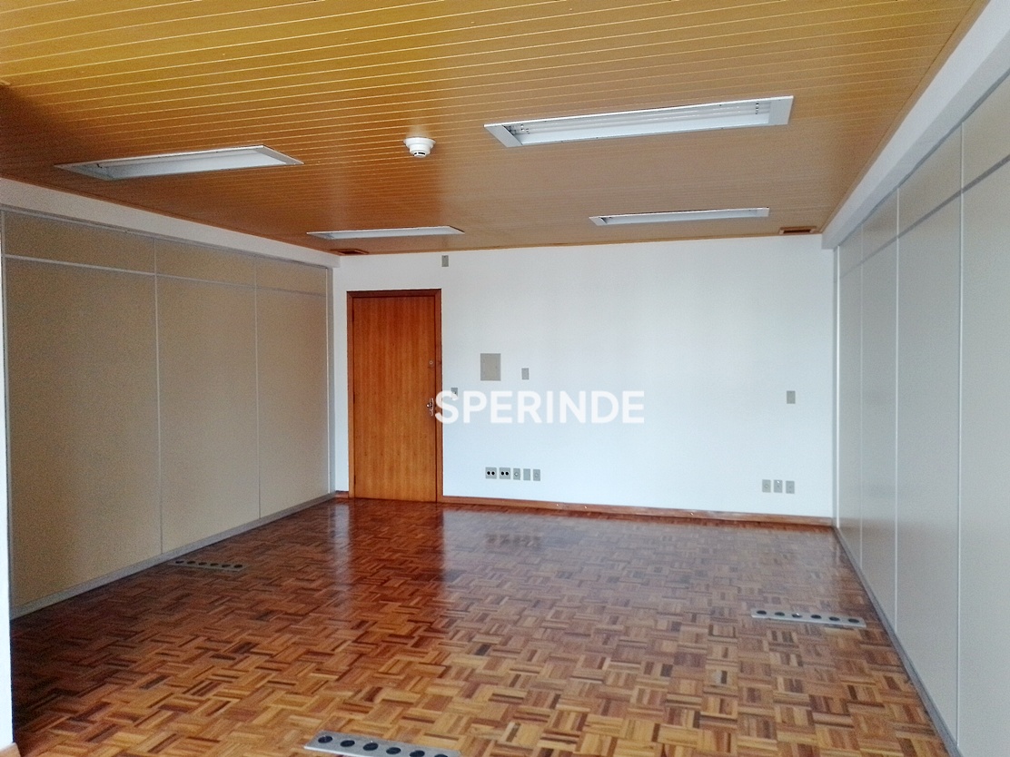 Sala para alugar com 41m², 1 vaga no bairro Exposição em Caxias do Sul