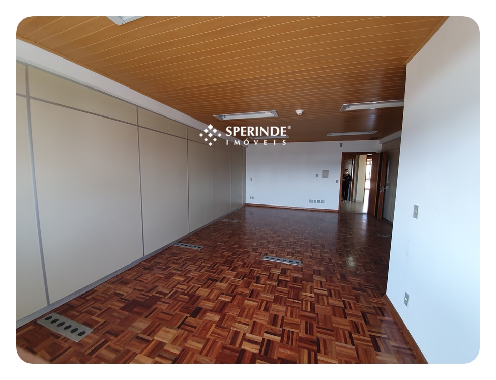 Sala para alugar com 41m², 1 vaga no bairro Exposição em Caxias do Sul