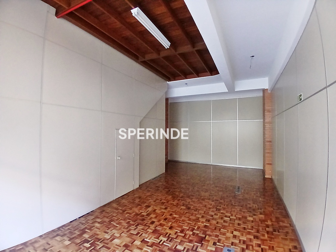 Loja para alugar com 111m², 1 vaga no bairro Exposição em Caxias do Sul