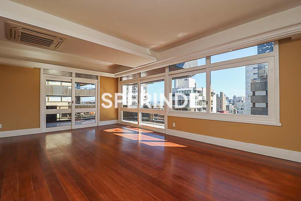 Apartamento para alugar com 226m², 3 quartos, 2 vagas no bairro Petrópolis em Porto Alegre