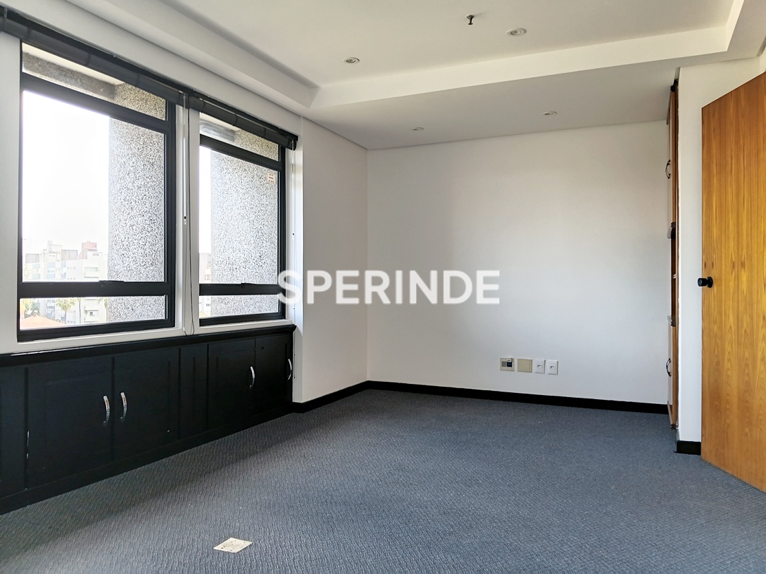 Sala para alugar com 45m², 1 vaga no bairro Moinhos de Vento em Porto Alegre