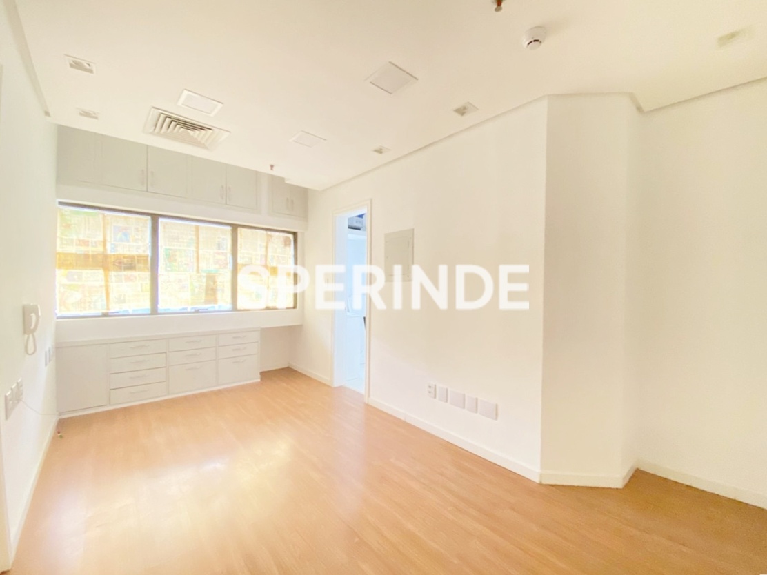 Sala para alugar com 48m², 1 vaga no bairro Moinhos de Vento em Porto Alegre