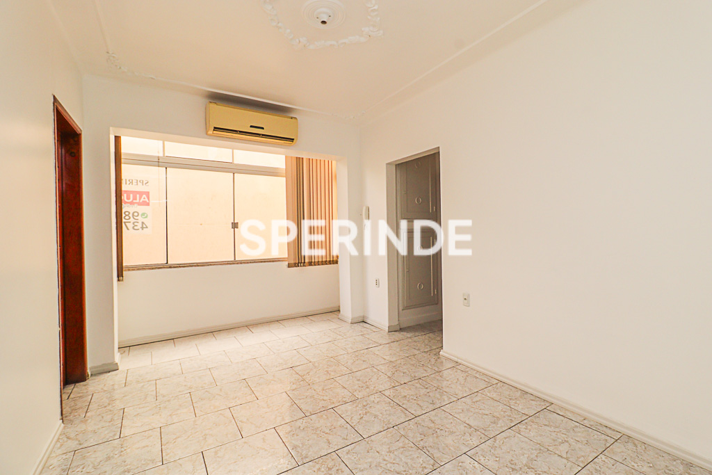 Apartamento para alugar com 59m², 3 quartos no bairro Centro em Porto Alegre