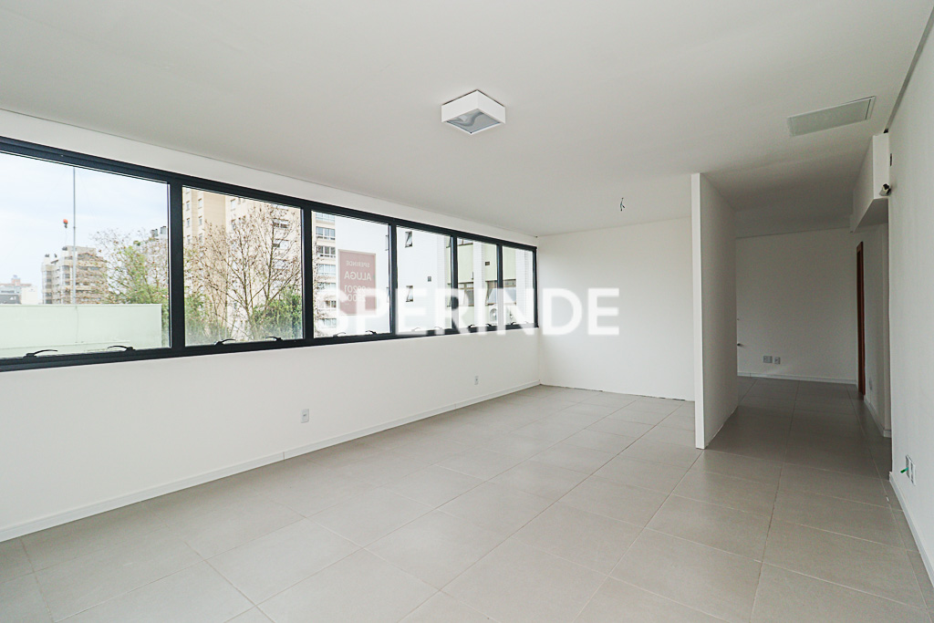 Sala para alugar com 47m², 1 vaga no bairro Auxiliadora em Porto Alegre