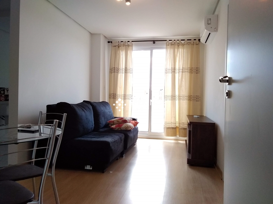 Apartamento para alugar com 40m², 1 quarto, 1 vaga no bairro Lurdes em Caxias do Sul