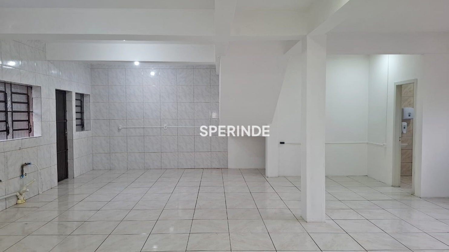 Sala para alugar com 110m² no bairro Cinquentenario em Caxias do Sul