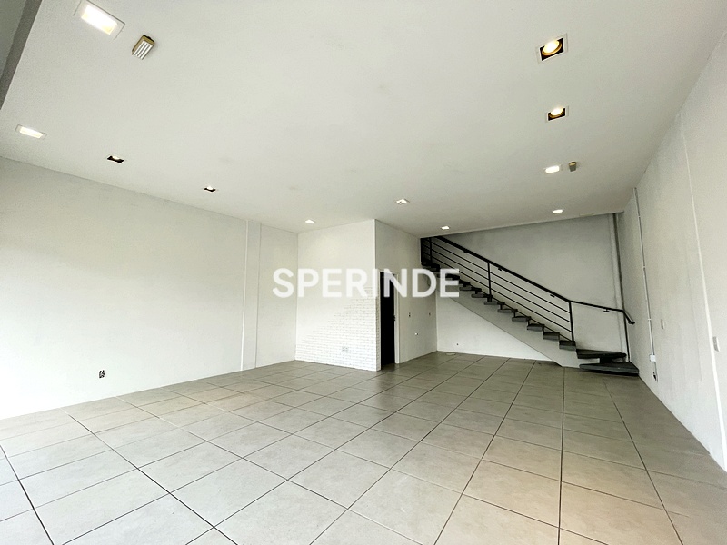 Loja para alugar com 132m², 2 vagas no bairro Passo d'Areia em Porto Alegre