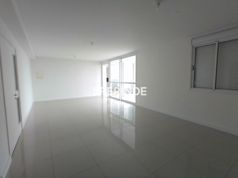 Apartamento para alugar com 140m², 3 quartos, 2 vagas no bairro Cristo Redentor em Caxias do Sul
