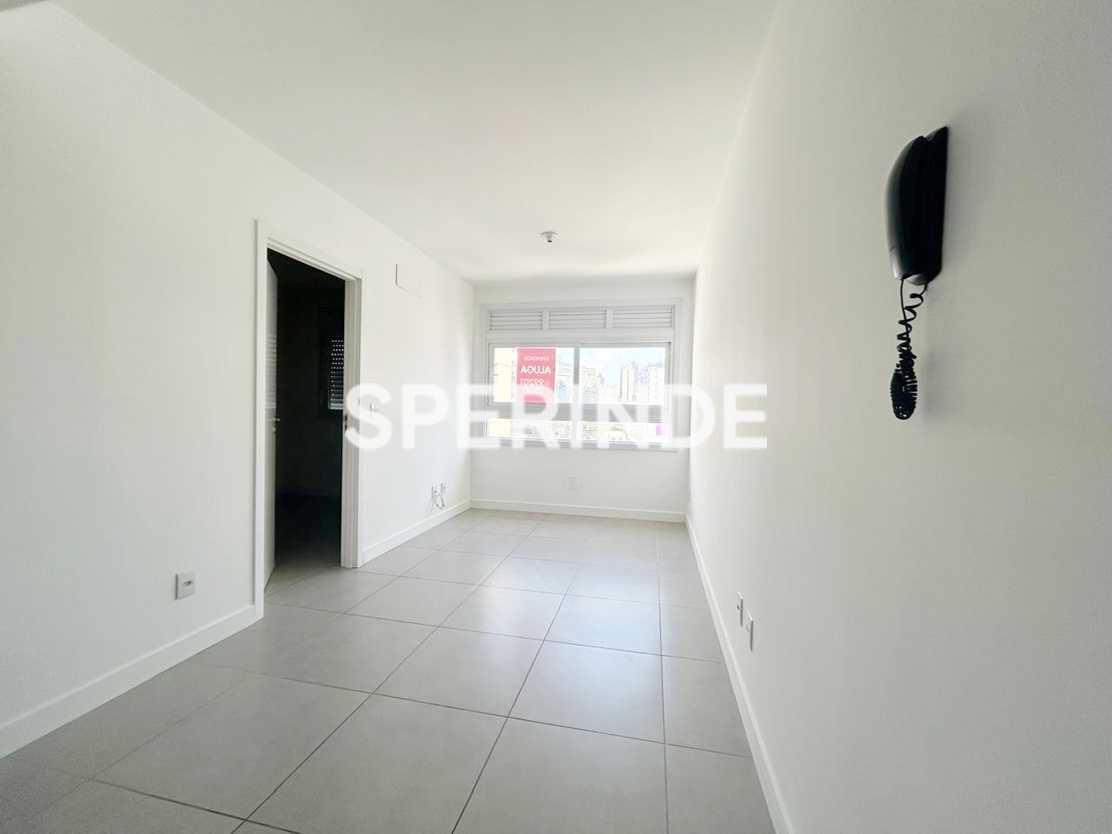 Apartamento para alugar com 31m², 1 quarto, 1 vaga no bairro Cidade Baixa em Porto Alegre