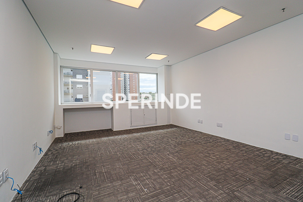 Sala para alugar com 34m², 1 vaga no bairro Jardim Botânico em Porto Alegre