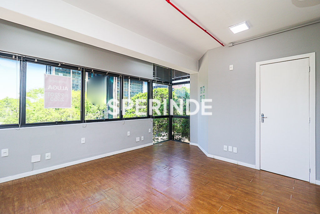 Sala para alugar com 39m², 1 vaga no bairro Auxiliadora em Porto Alegre
