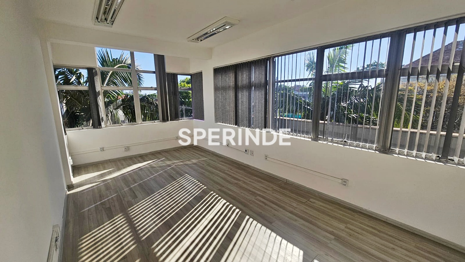 Sala para alugar com 62m² no bairro Navegantes em Porto Alegre