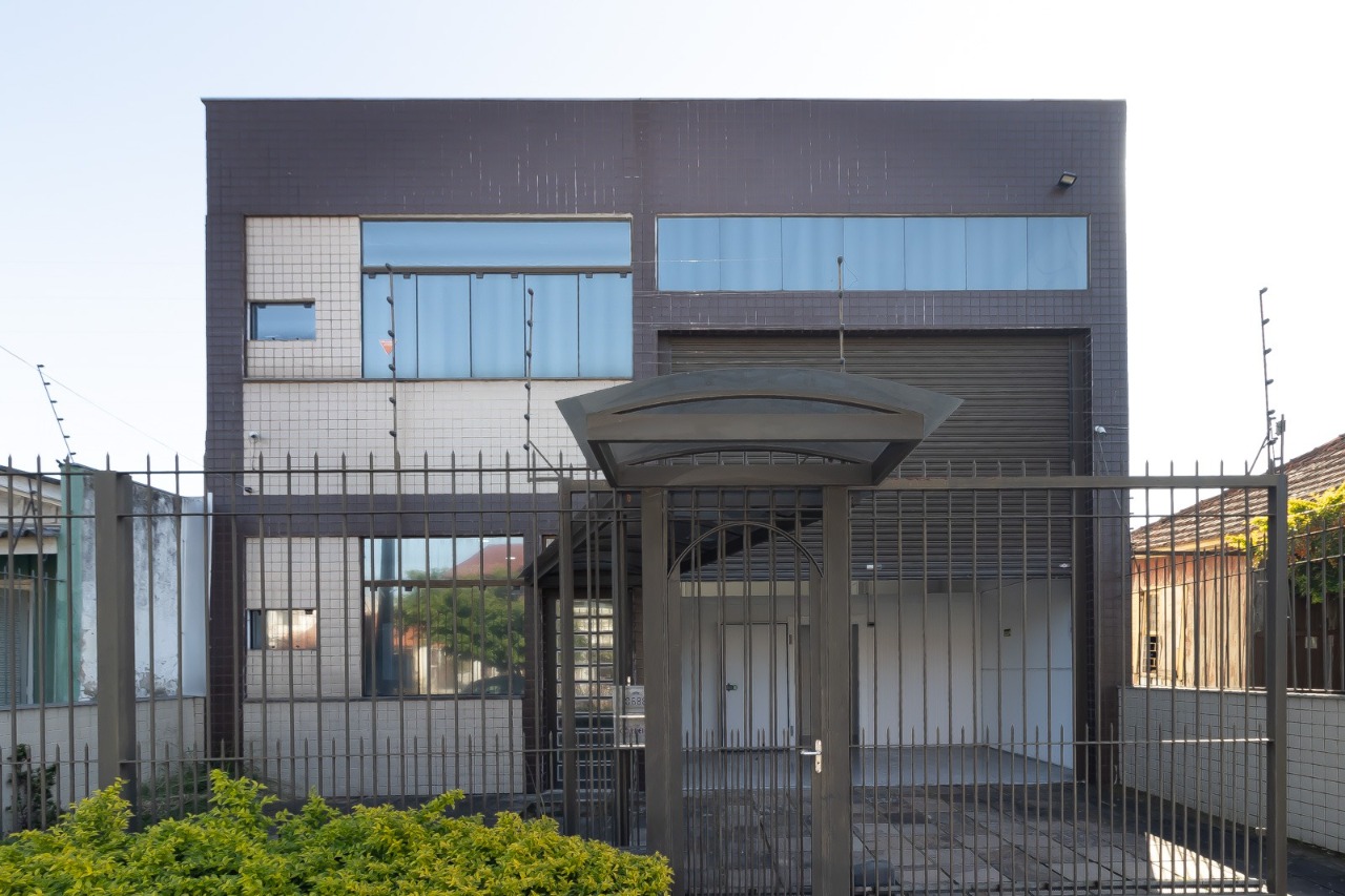 Pavilhão para alugar com 195m² no bairro Sarandi em Porto Alegre