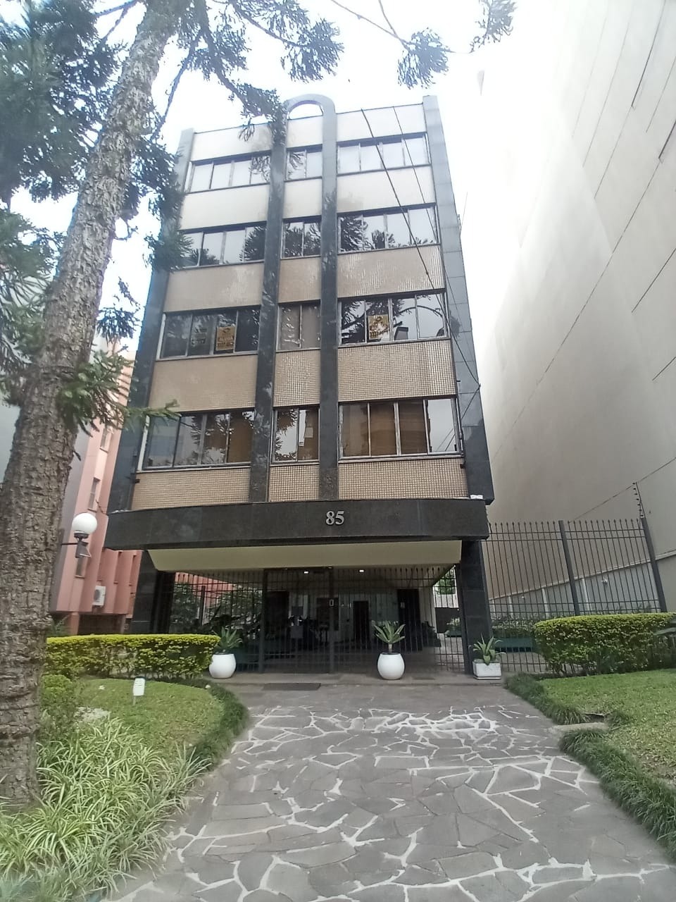 Sala para alugar com 36m² no bairro Moinhos de Vento em Porto Alegre