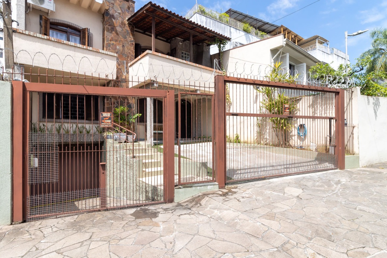 Casa para alugar com 287m², 3 quartos no bairro São João em Porto Alegre