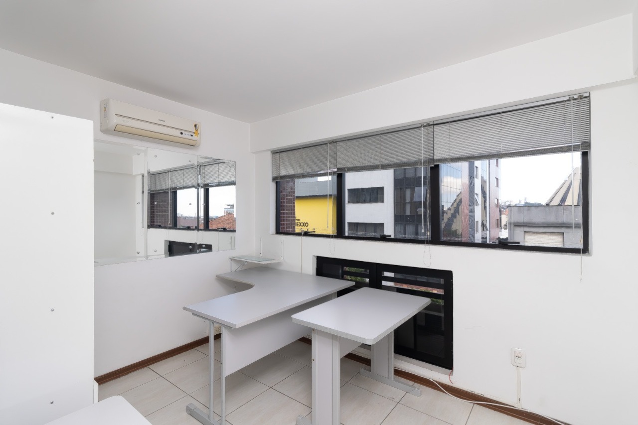 Sala para alugar com 35m², 1 quarto no bairro Passo d'Areia em Porto Alegre