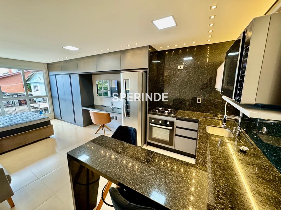 JK para alugar com 30m², 1 quarto, 1 vaga no bairro Petrópolis em Caxias do Sul