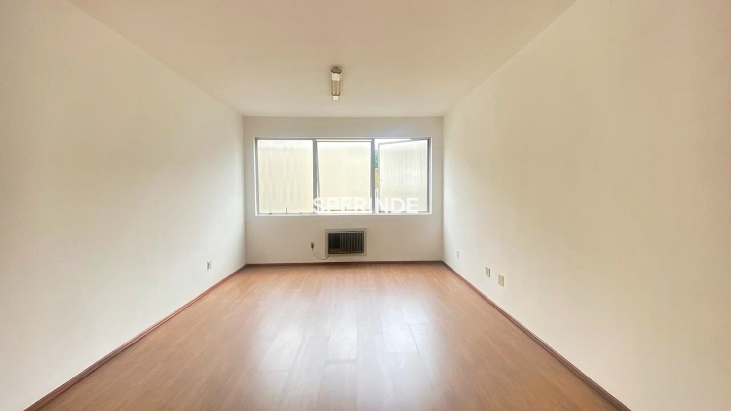 Sala para alugar com 38m² no bairro Moinhos de Vento em Porto Alegre