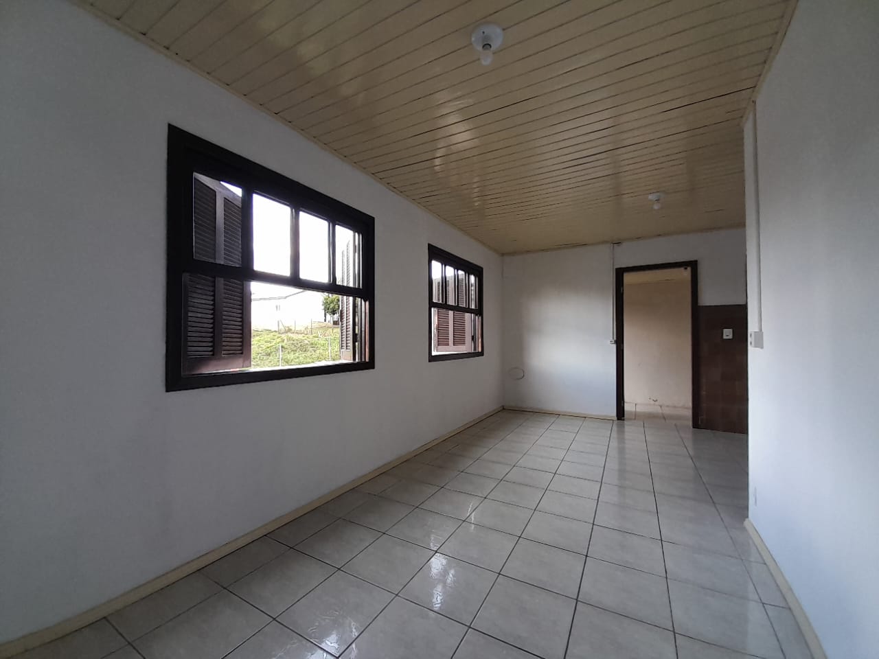 Casa para alugar com 180m², 2 quartos, 4 vagas no bairro Forqueta em Caxias do Sul