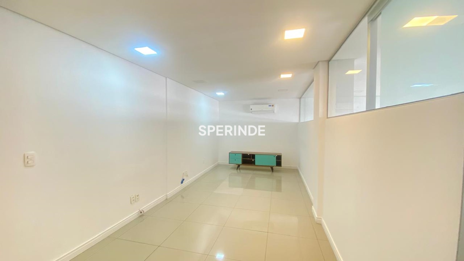 Apartamento para alugar com 65m², 1 quarto no bairro Menino Deus em Porto Alegre