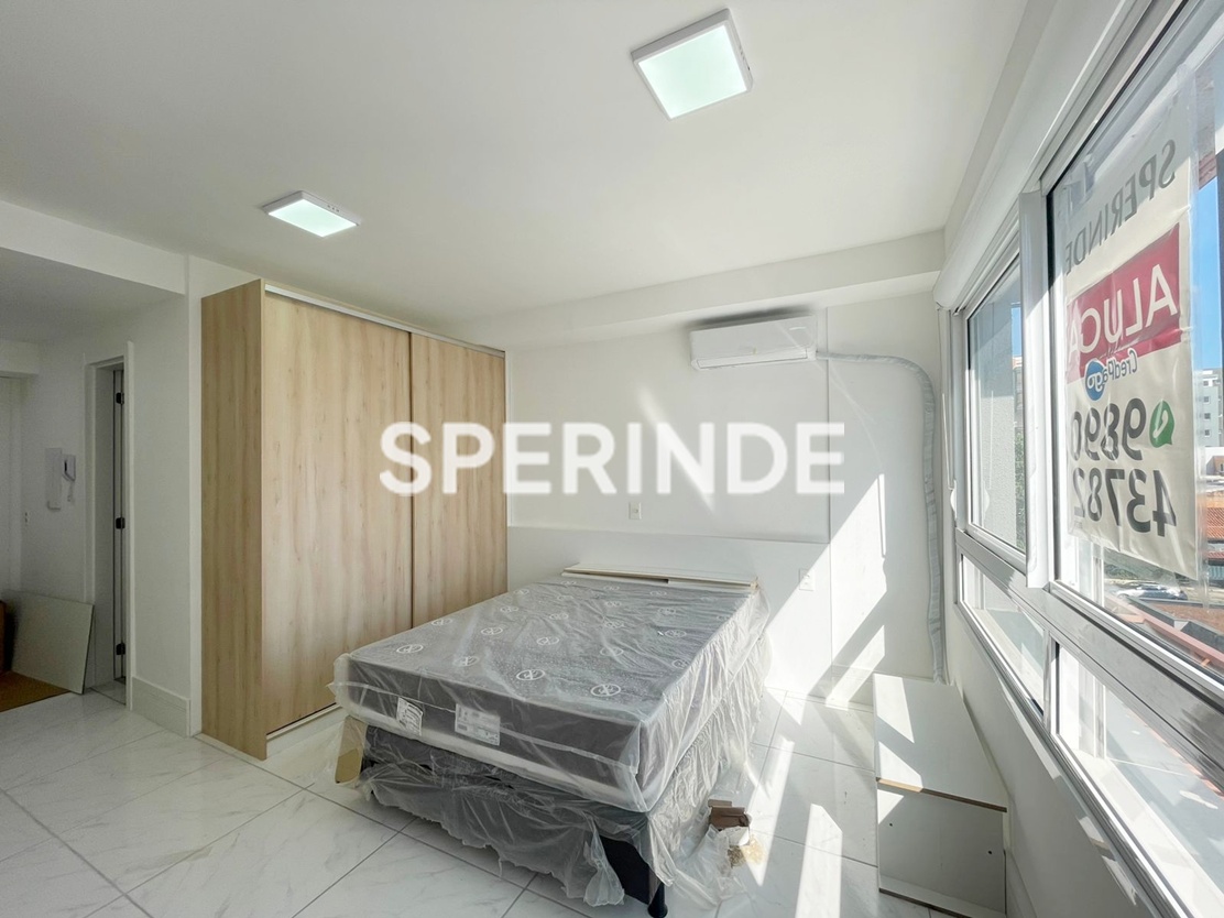 Apartamento para alugar com 27m², 1 quarto, 1 vaga no bairro Partenon em Porto Alegre