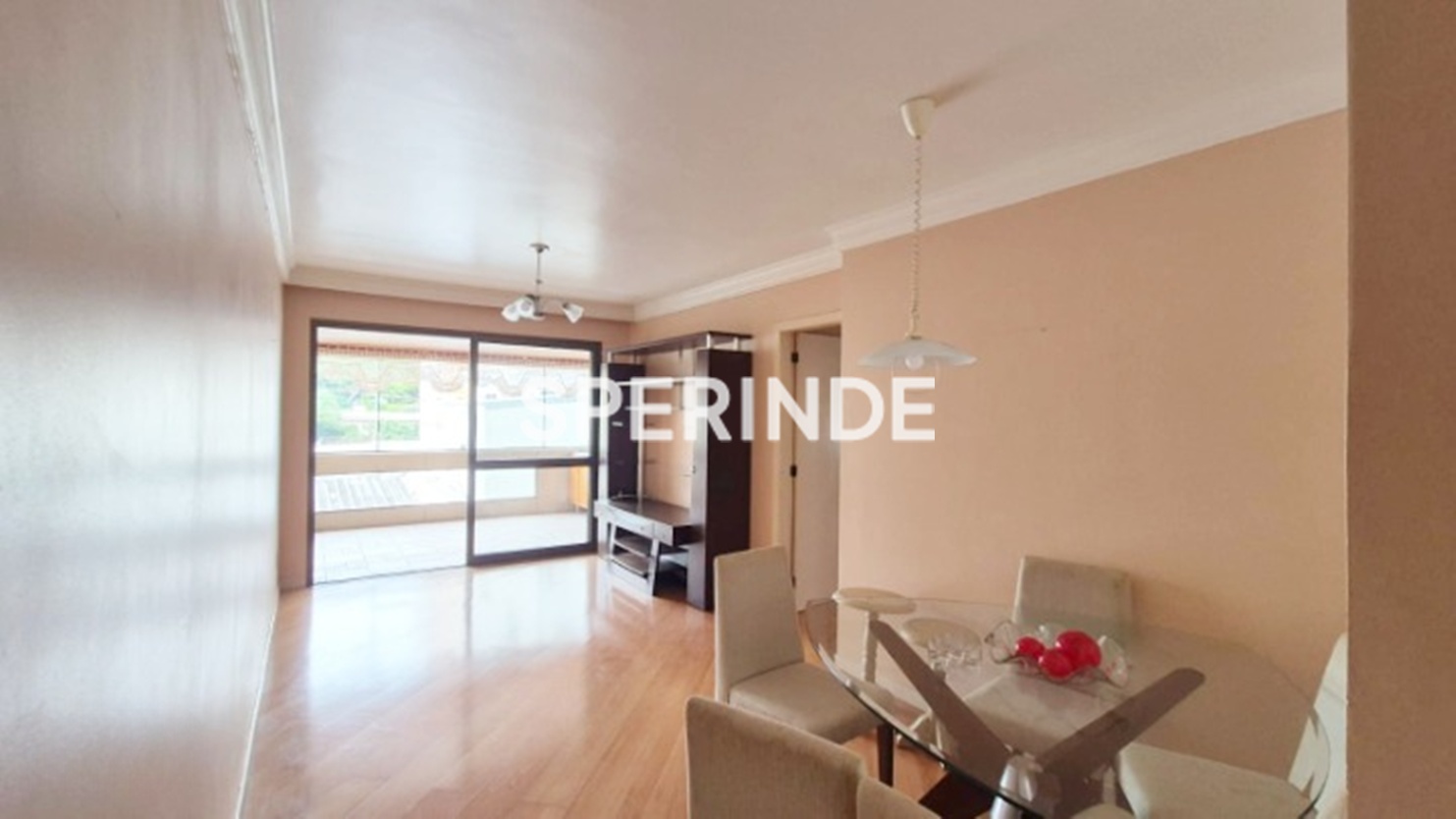 Apartamento para alugar com 90m², 3 quartos, 1 vaga no bairro Menino Deus em Porto Alegre