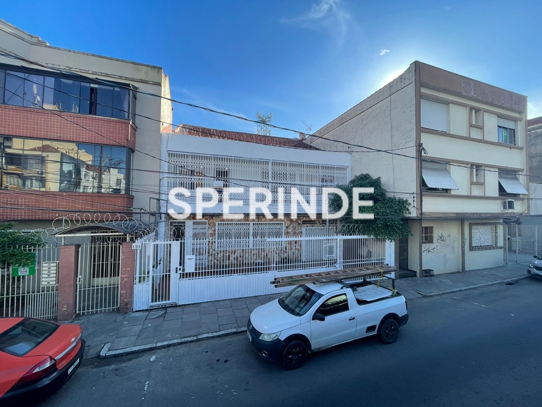 Casa Comercial para alugar com 500m² no bairro Santa Cecilia em Porto Alegre
