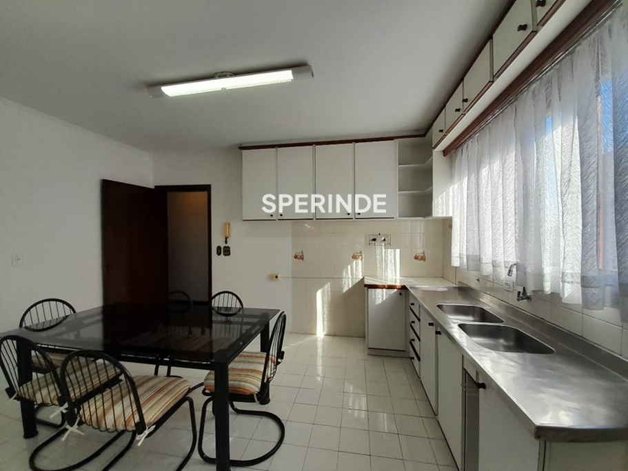 Apartamento para alugar com 85m², 2 quartos, 1 vaga no bairro Medianeira em Caxias do Sul