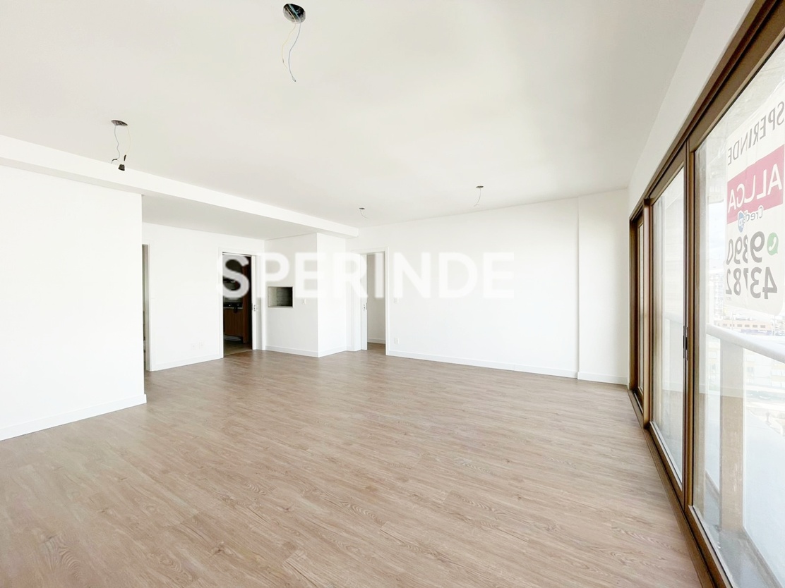 Apartamento para alugar com 113m², 3 quartos, 2 vagas no bairro Menino Deus em Porto Alegre