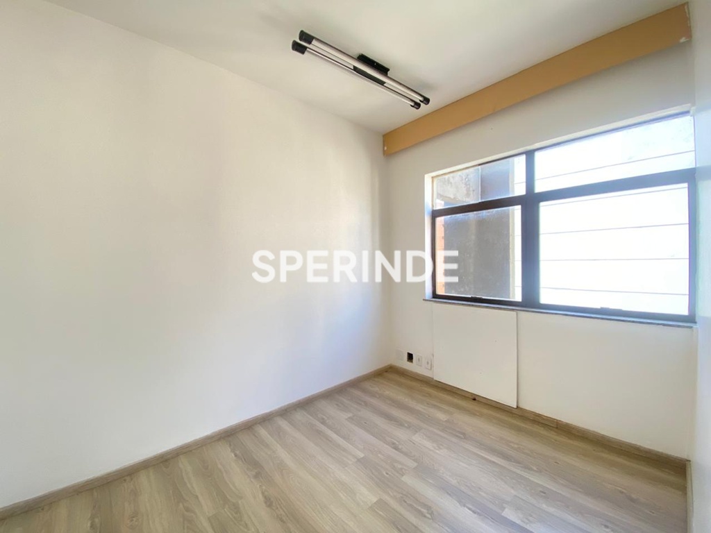Sala para alugar com 40m² no bairro Moinhos em Porto Alegre