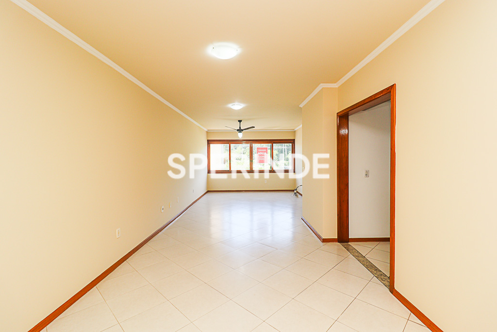 Apartamento para alugar com 174m², 3 quartos, 1 vaga no bairro Passo d'Areia em Porto Alegre